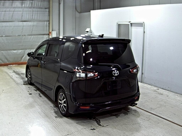 TOYOTA SIENTA 2017