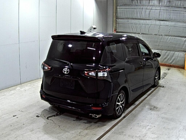 TOYOTA SIENTA 2017