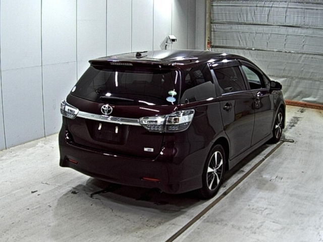 TOYOTA WISH 2013