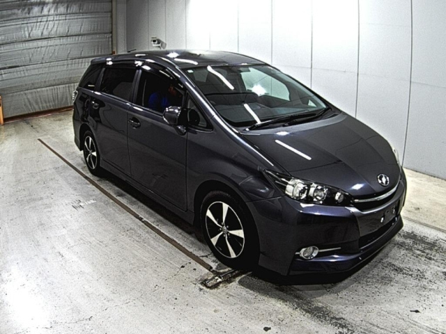 TOYOTA WISH 2012