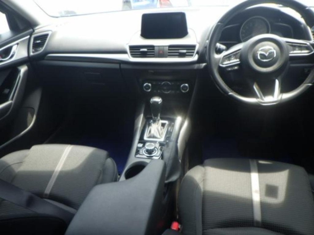 MAZDA AXELA 2017