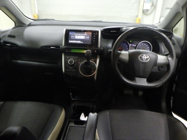 TOYOTA WISH 2014
