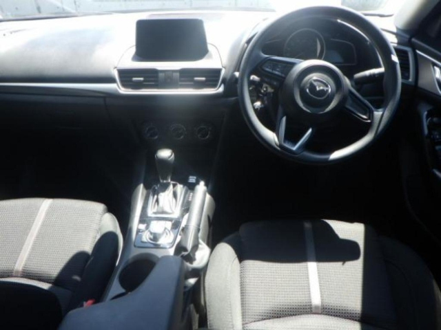MAZDA AXELA 2017