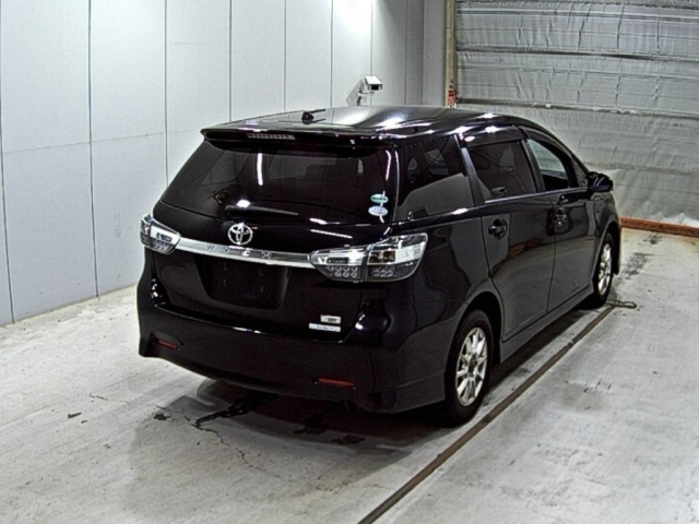 TOYOTA WISH 2016