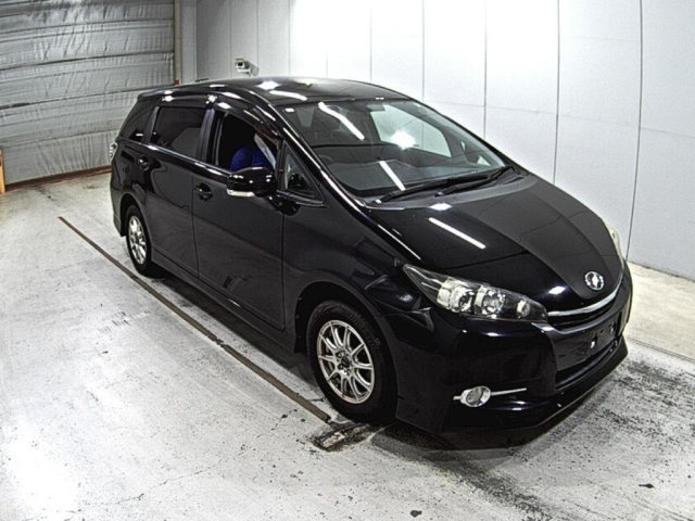 TOYOTA WISH 2016