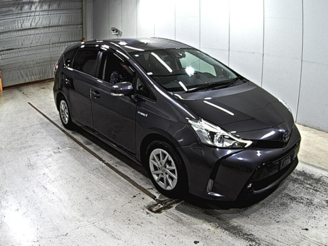 TOYOTA PRIUS ALPHA 2019