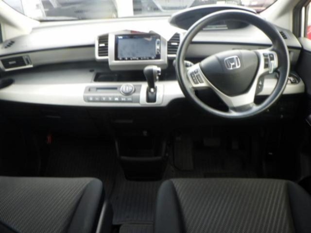 HONDA FREED 2012
