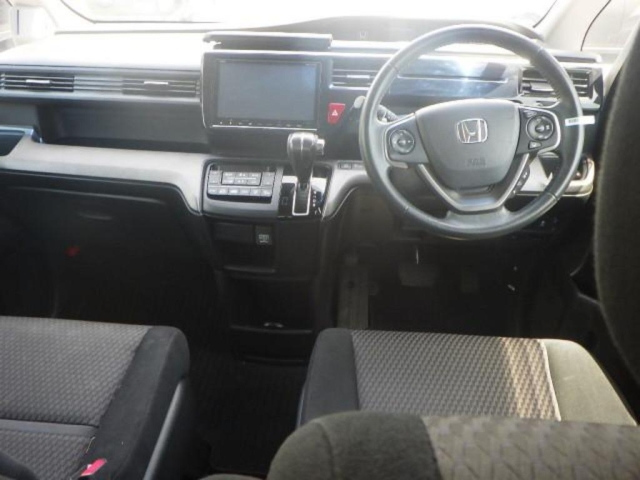 HONDA STEP WAGON 2016