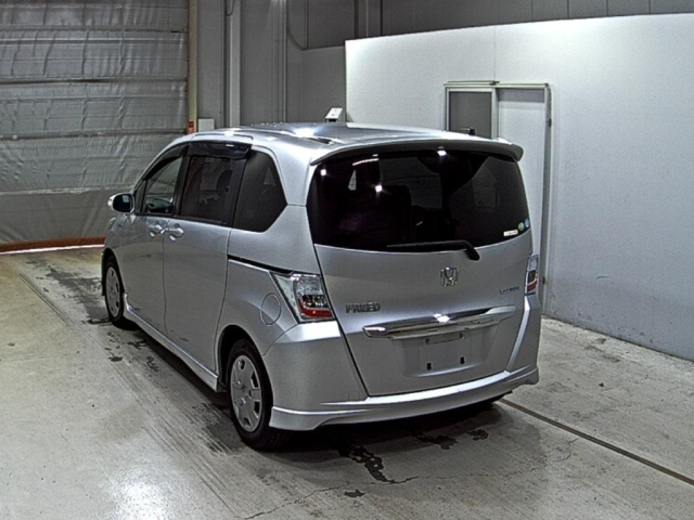 HONDA FREED 2012