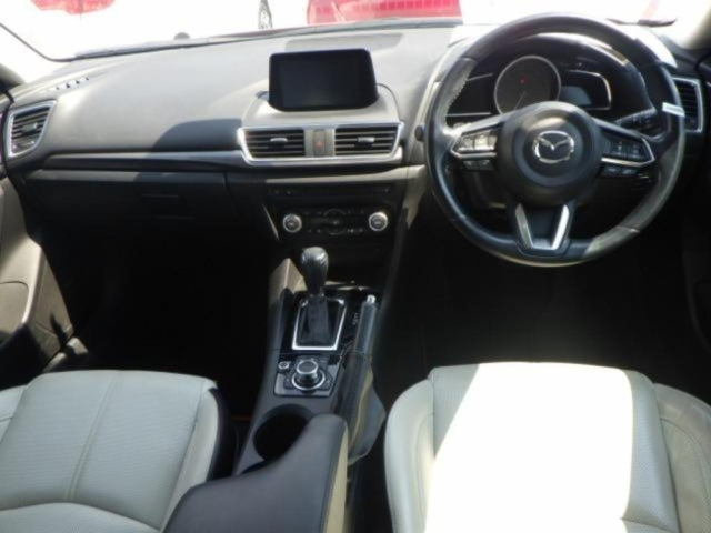 MAZDA AXELA 2017