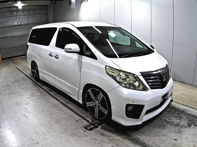 TOYOTA ALPHARD 2010