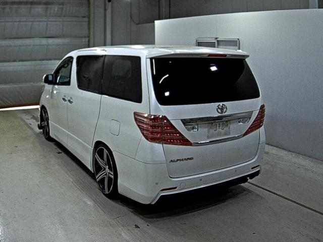 TOYOTA ALPHARD 2010