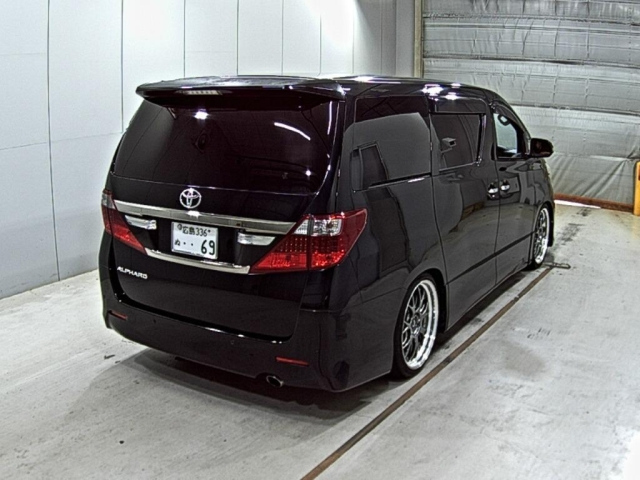 TOYOTA ALPHARD 2013
