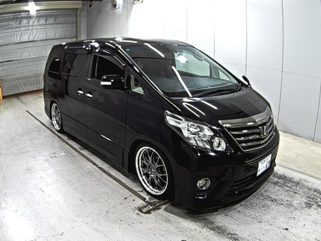 TOYOTA ALPHARD 2013