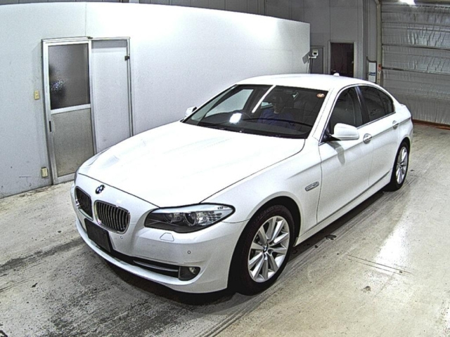 BMW 5 SERIES 2011