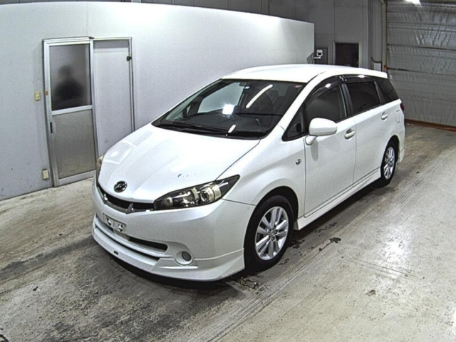 TOYOTA WISH 2010
