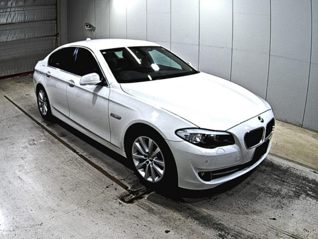 BMW 5 SERIES 2011