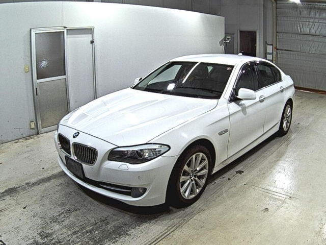 BMW 5 SERIES 2010
