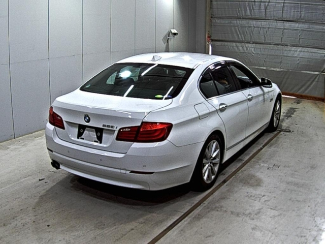 BMW 5 SERIES 2010