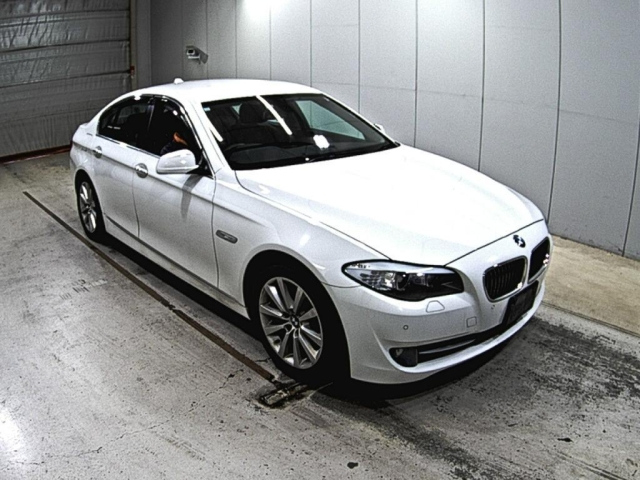 BMW 5 SERIES 2010