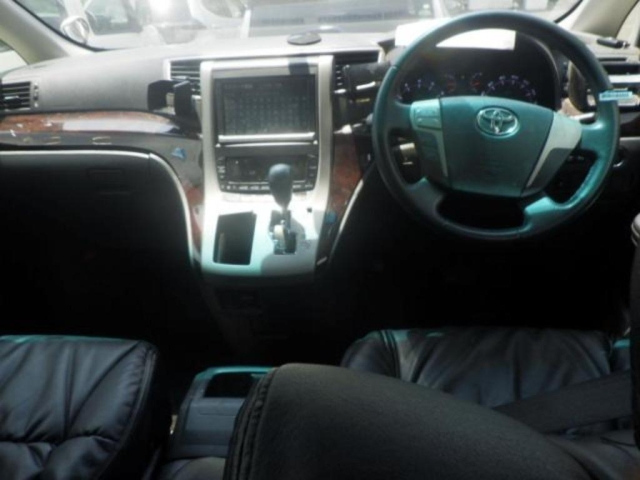 TOYOTA ALPHARD 2012