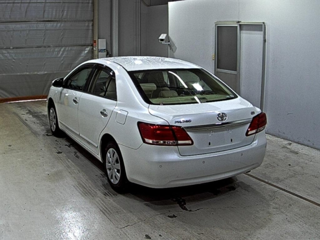 TOYOTA PREMIO 2017
