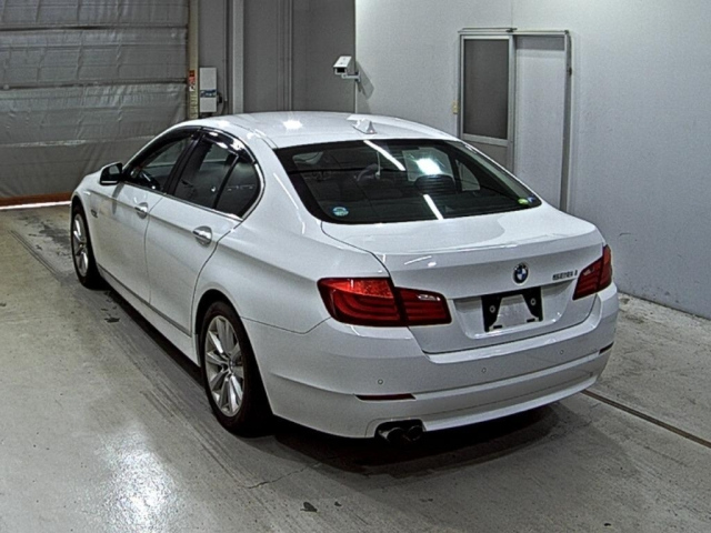 BMW 5 SERIES 2010