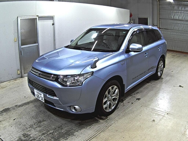 MITSUBISHI OUTLANDER PHEV 2013