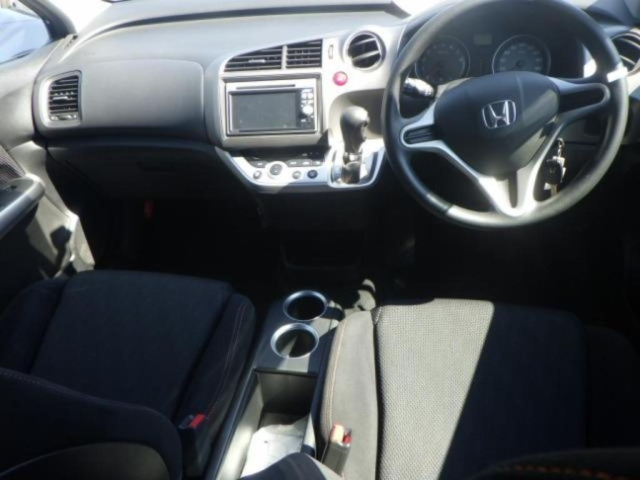 HONDA STREAM 2010
