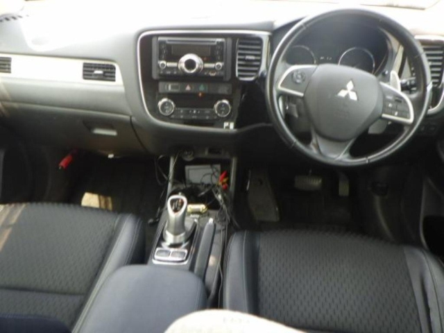 MITSUBISHI OUTLANDER PHEV 2013