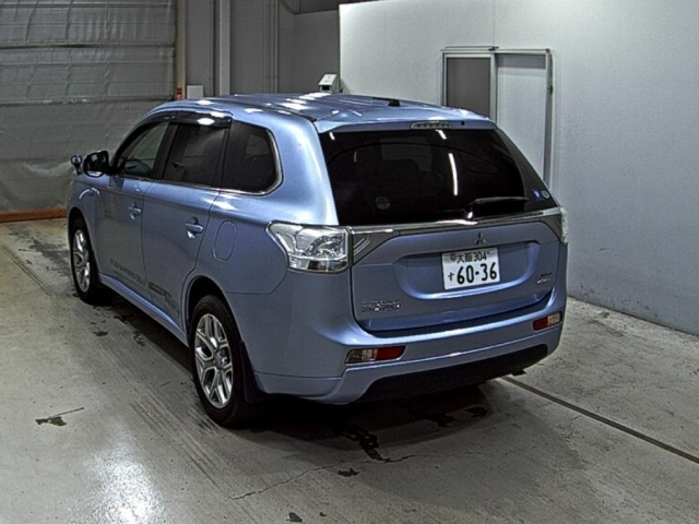 MITSUBISHI OUTLANDER PHEV 2013