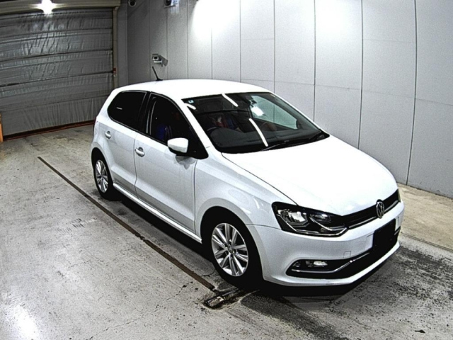 VOLKSWAGEN POLO 2016