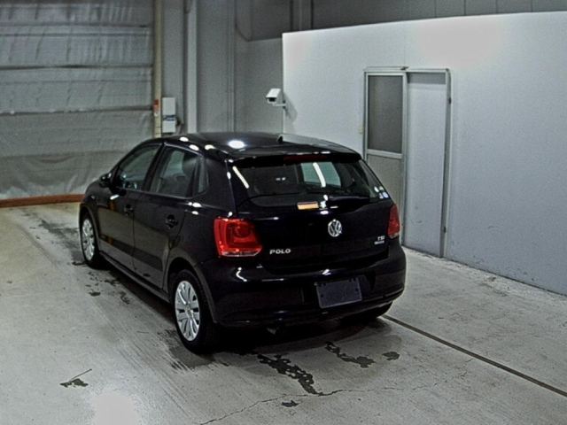 VOLKSWAGEN POLO 2014