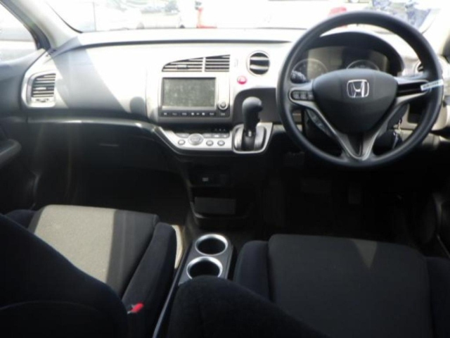 HONDA STREAM 2008