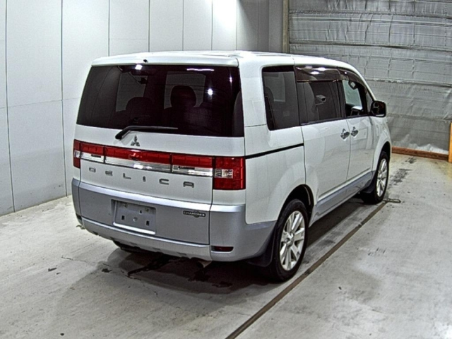 MITSUBISHI DELICA D5 2012