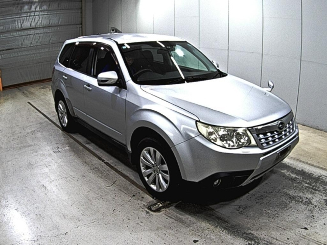 SUBARU FORESTER 2011