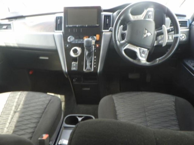 MITSUBISHI DELICA D5 2021