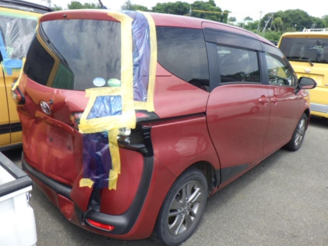 TOYOTA SIENTA 2016