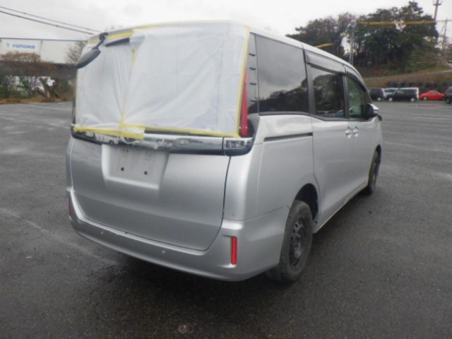 TOYOTA NOAH 2021