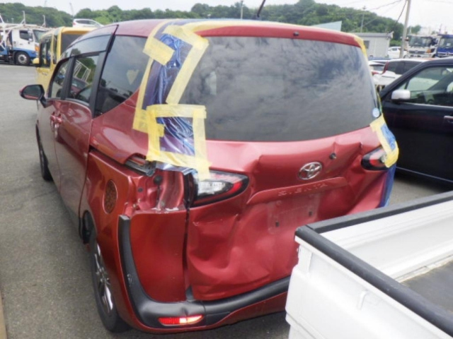 TOYOTA SIENTA 2016