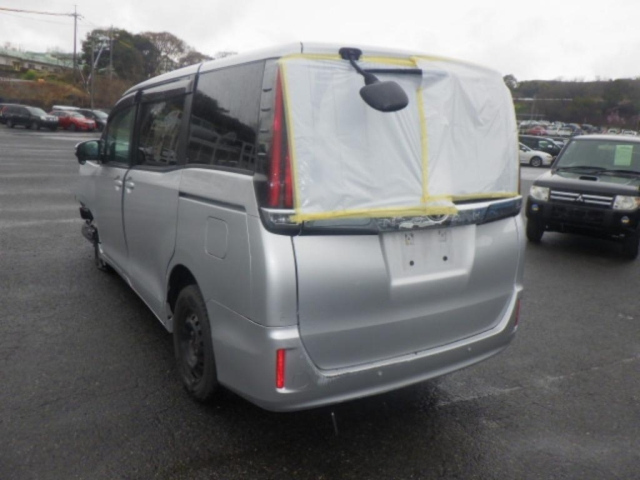 TOYOTA NOAH 2021