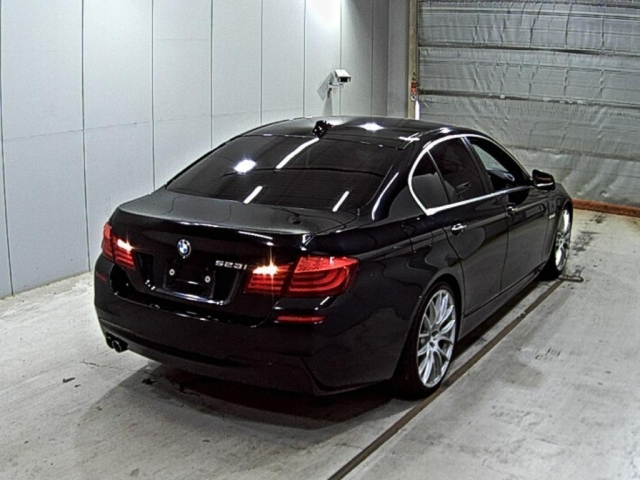 BMW 5 SERIES 2010