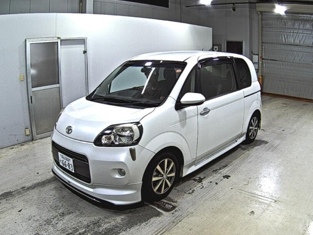 TOYOTA PORTE 2016