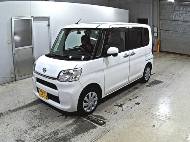 DAIHATSU TANTO 2015