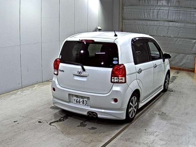 TOYOTA PORTE 2016