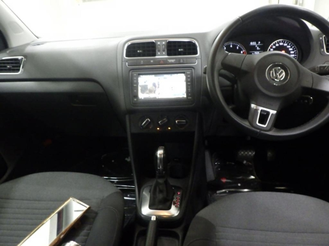 VOLKSWAGEN POLO 2013