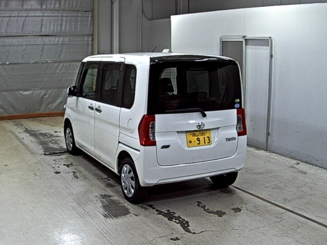 DAIHATSU TANTO 2015