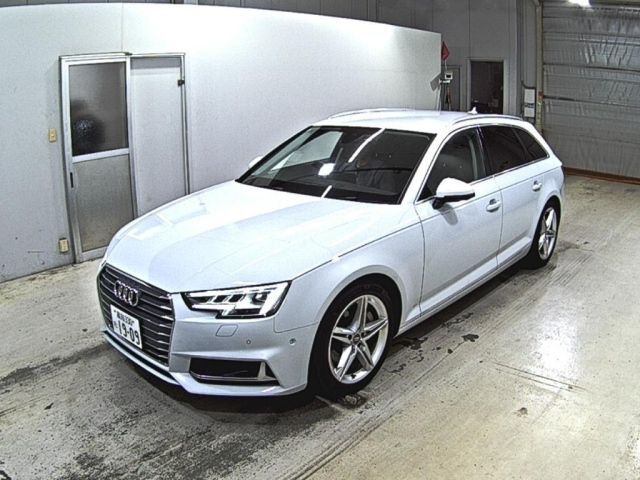 AUDI A4 2019