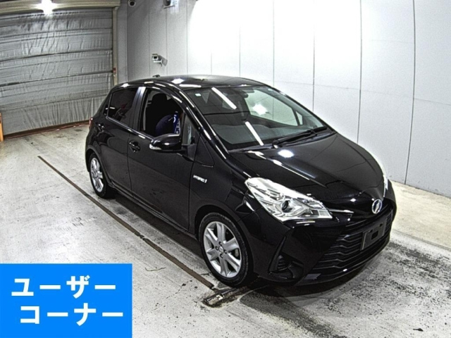 TOYOTA VITZ 2017