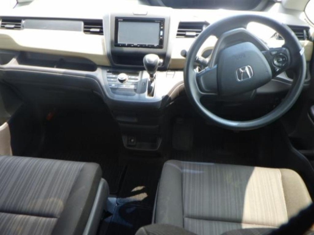 HONDA FREED 2016
